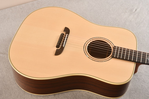 Alvarez Yairi DYM72 — Top