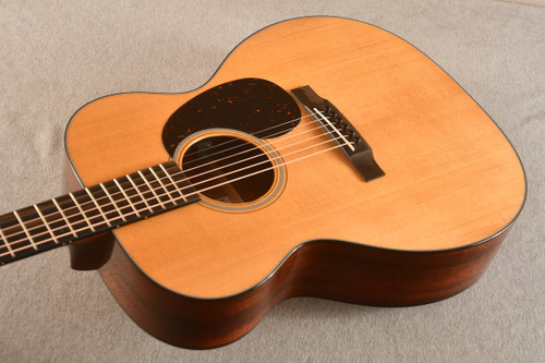 Martin 000E Retro Plus Mahogany (2025) — Top 3