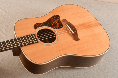 Taylor 710e Gold Label (2025) — Top 3