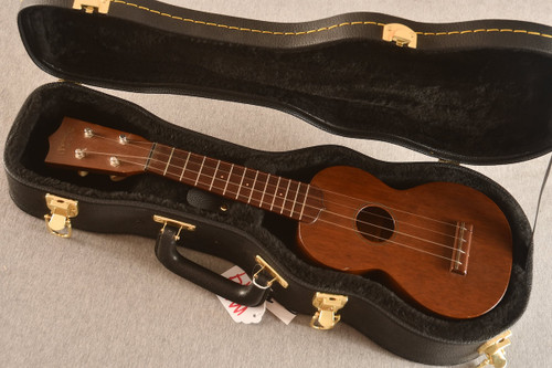 Martin Soprano Ukelele (1950/1960s) — Case