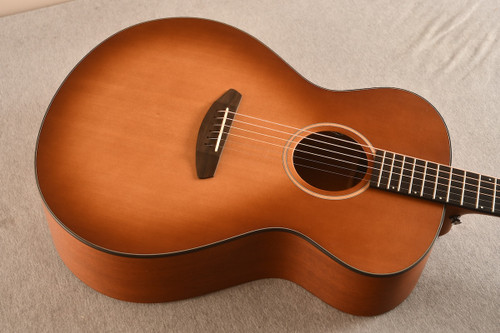 Breedlove USA Concerto Cinnamon Burst E — Top 2