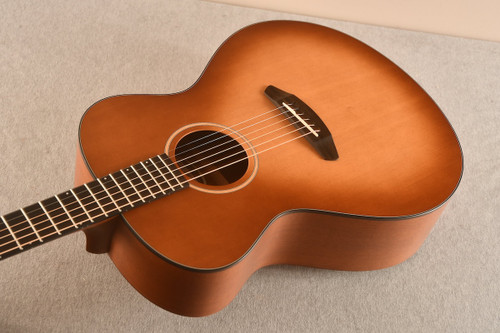 Breedlove USA Concerto Cinnamon Burst E — Top 3