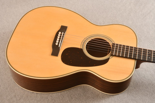Martin Custom Shop 00-28 Adirondack — Top 2