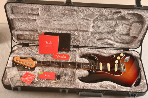 Fender American Professional II Stratocaster Sunburst (2021) — Case
