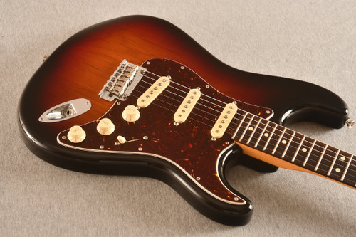 Fender American Professional II Stratocaster Sunburst (2021) — Top 2