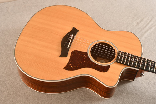 Taylor 214ce-DLX (2019) — Top 2