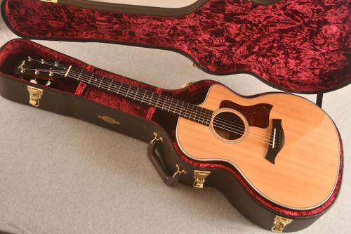 Taylor 214ce-DLX (2019) — Case