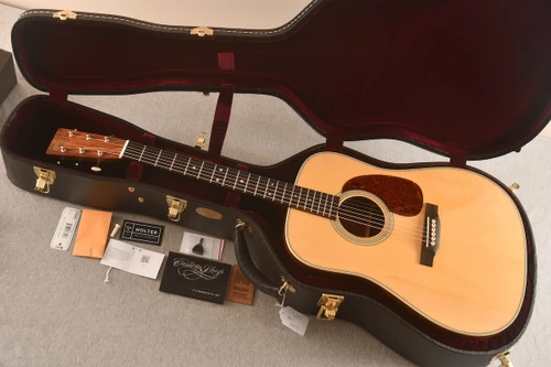 Martin Custom Shop D-28 Adirondack / Honduran Rosewood (2025) — Case