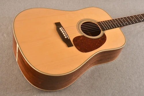 Martin Custom Shop D-28 Adirondack / Honduran Rosewood (2025) — Top