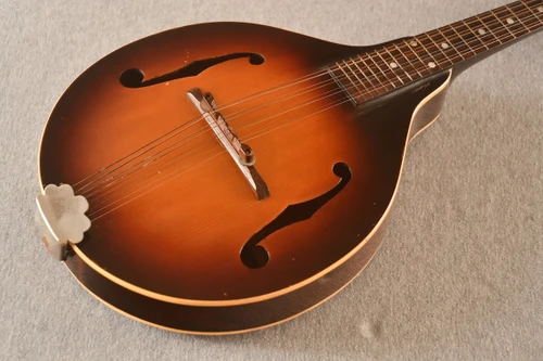 Gibson A-00 Sunburst Mandolin (1940s)