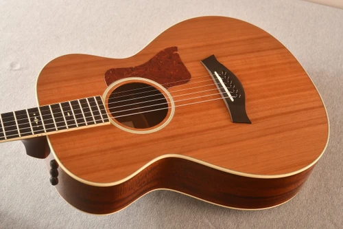 Taylor 512e 12-Fret Cedar / Mahogany (2014)