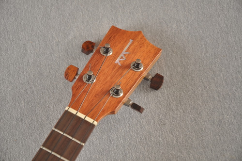 Kamaka HF-3 Tenor Ukulele Made In Hawaii - Hawaiian Koa - 220466 - View 3