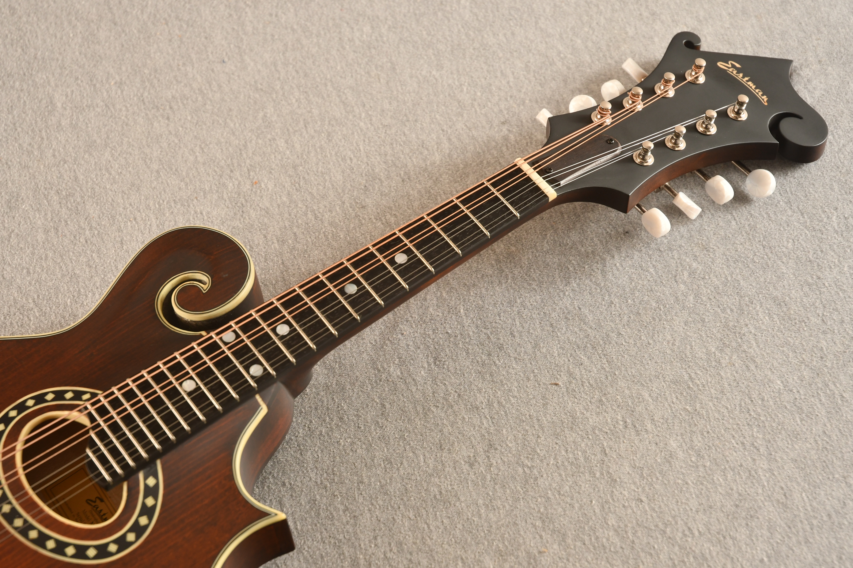 Eastman MD314 Mandolin F Style Oval Sound Hole Solid Spruce