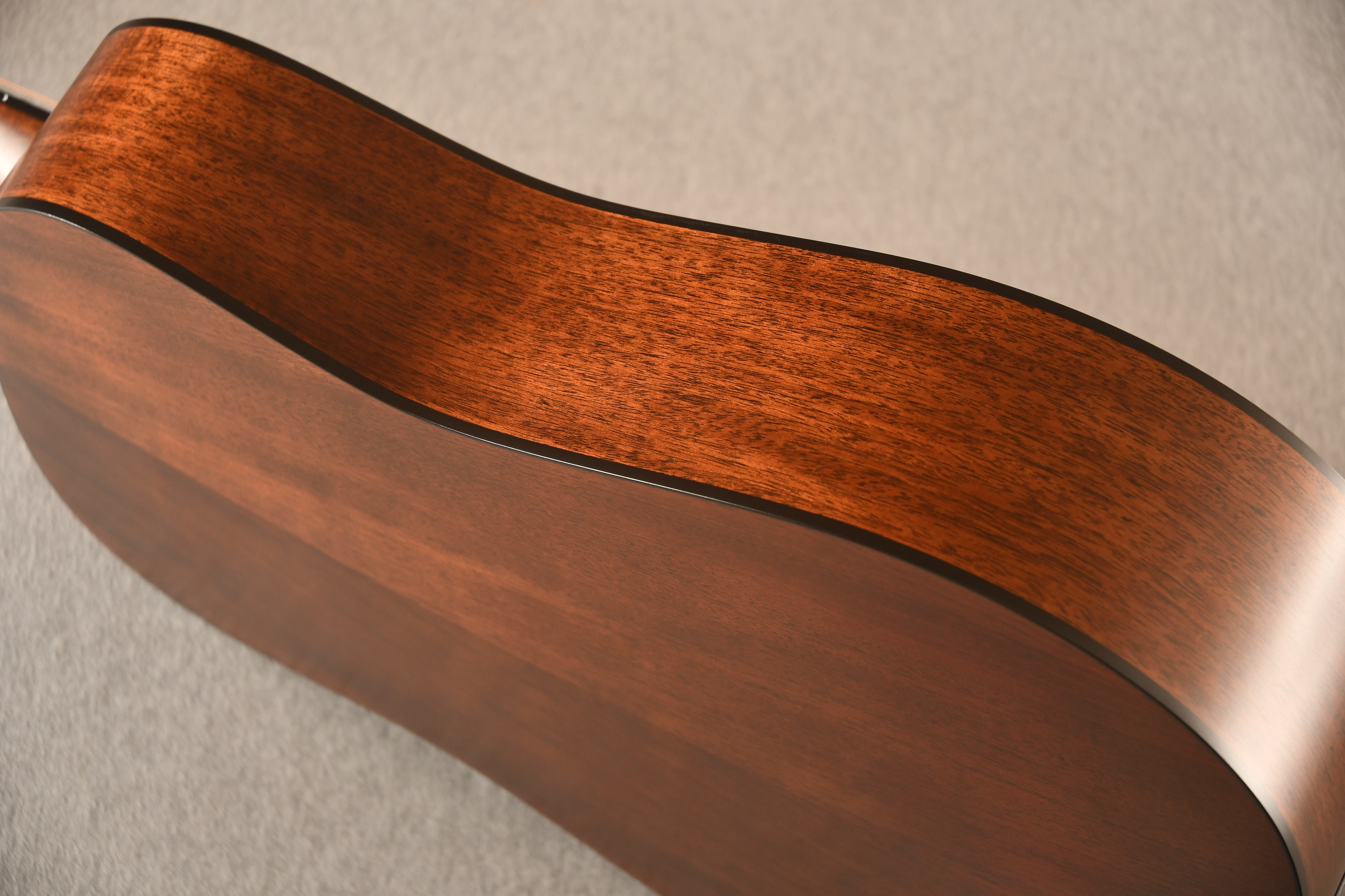 Martin D-16E HOG Spruce Mahogany #2742071