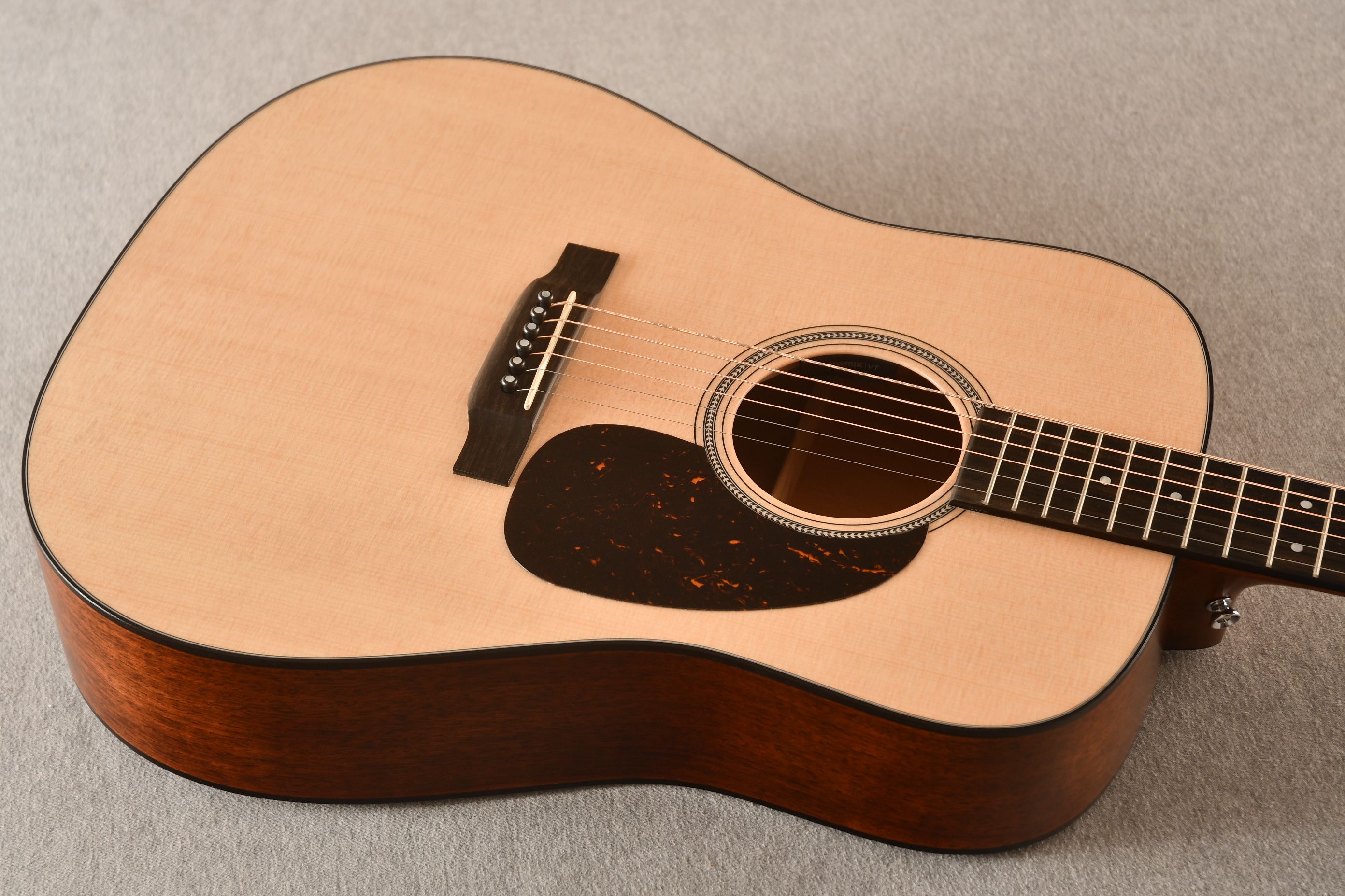 Martin D-16E HOG Spruce Mahogany #2742071