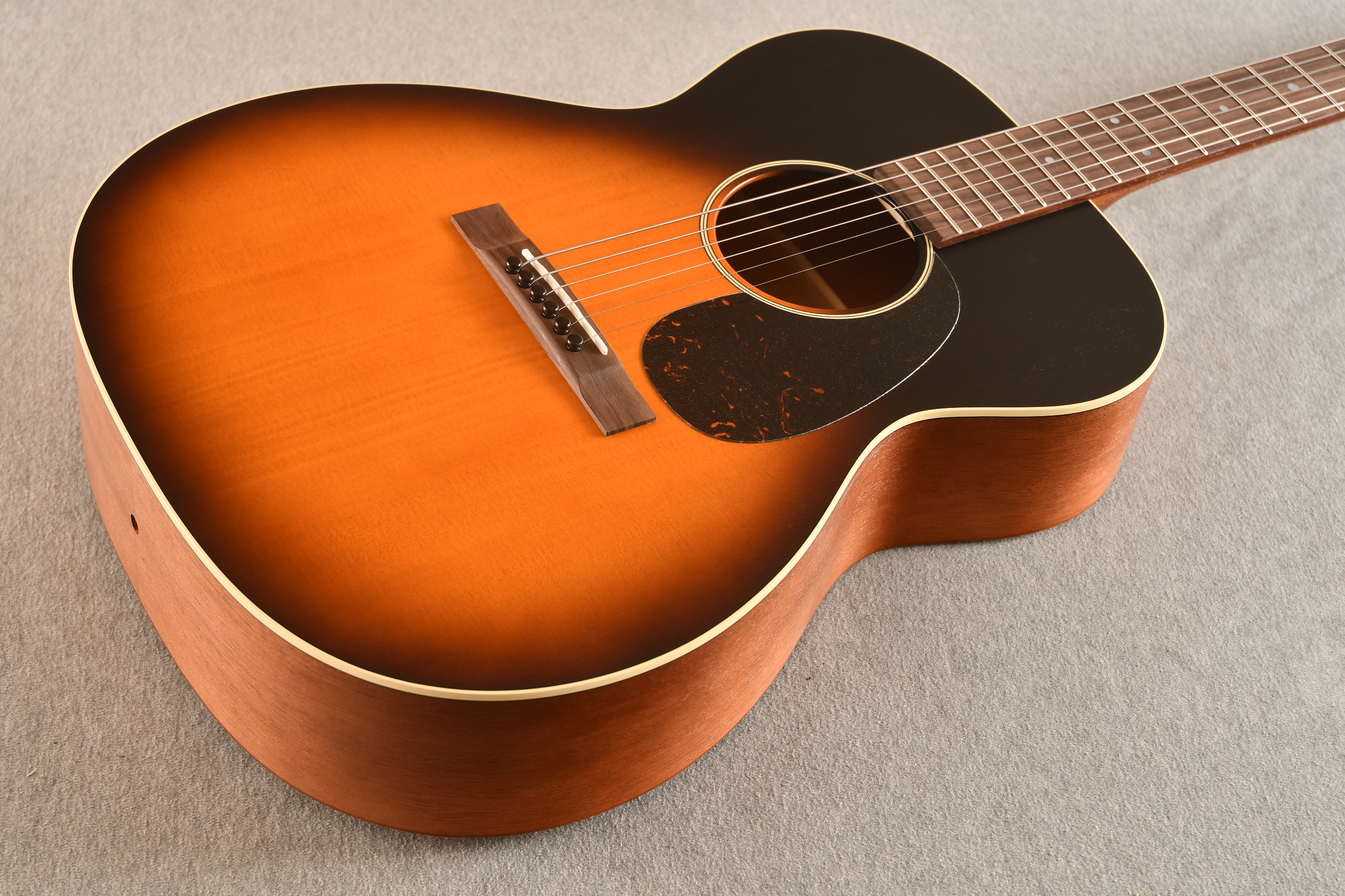 Martin 000-17 Whiskey Sunset #2843641
