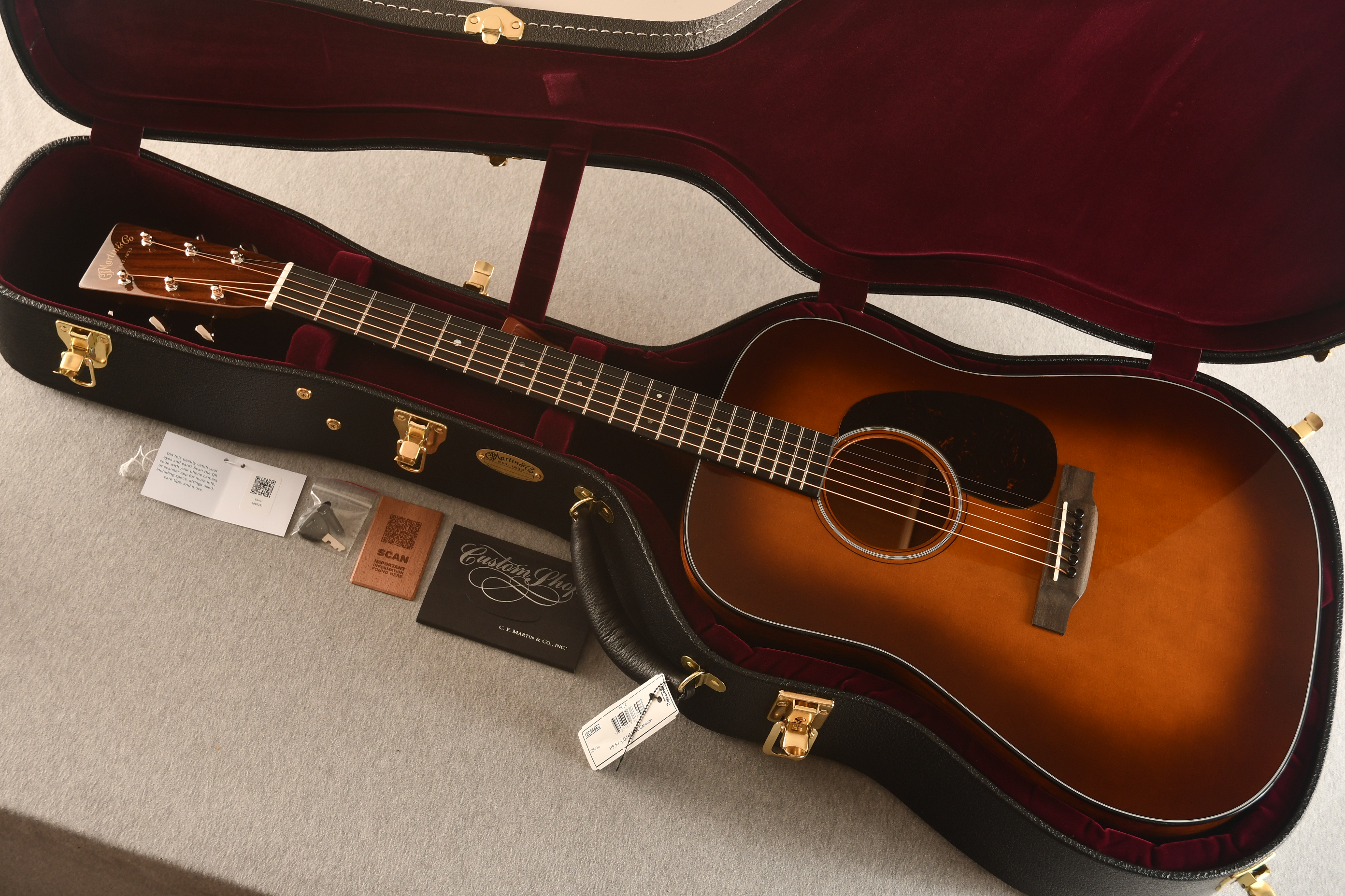 Martin Custom Shop D 18 Style Engelmann Spruce Ambertone