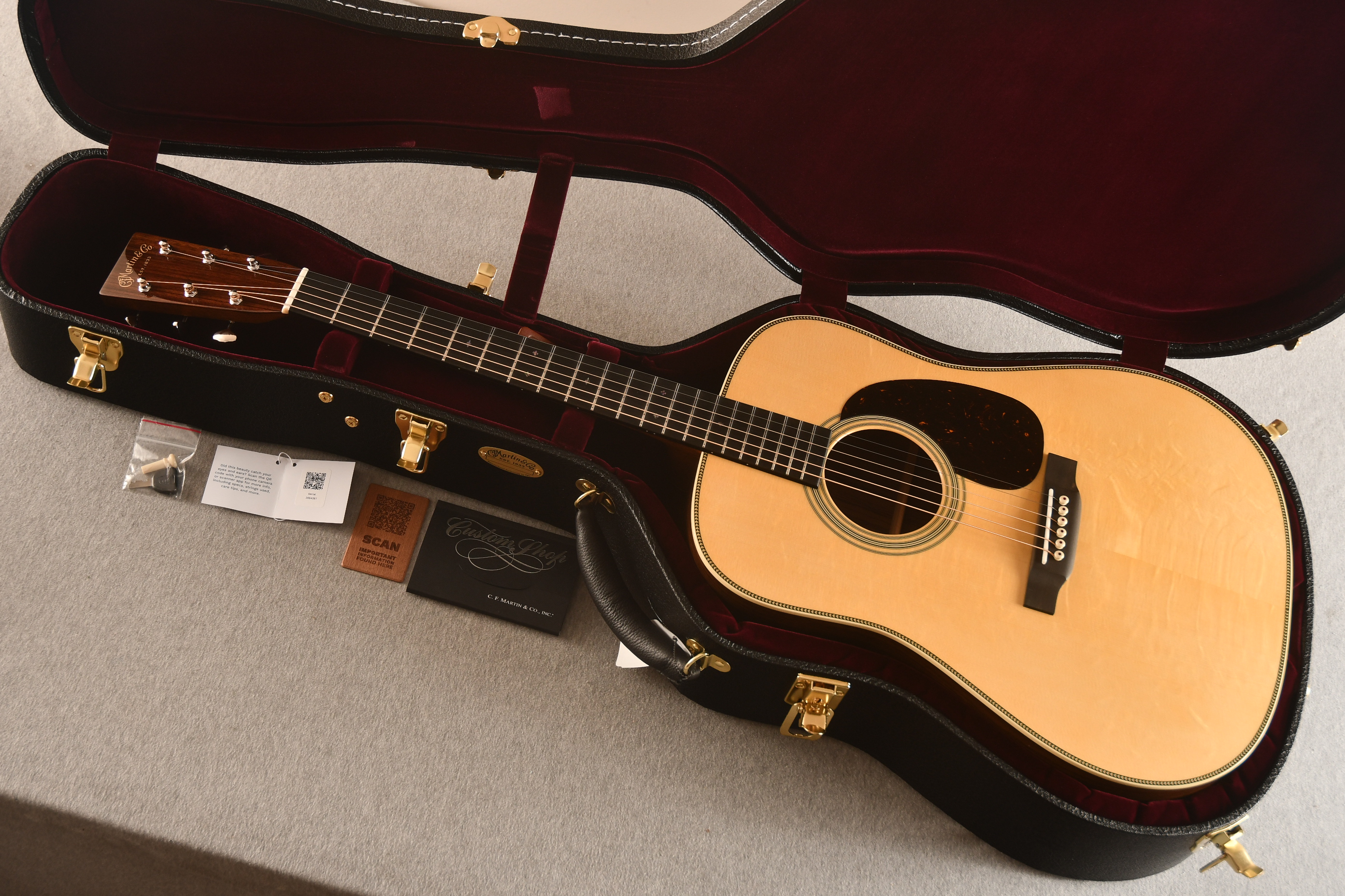 Martin Custom Shop HD 28 Style Bearclaw Engelmann Top #2884387