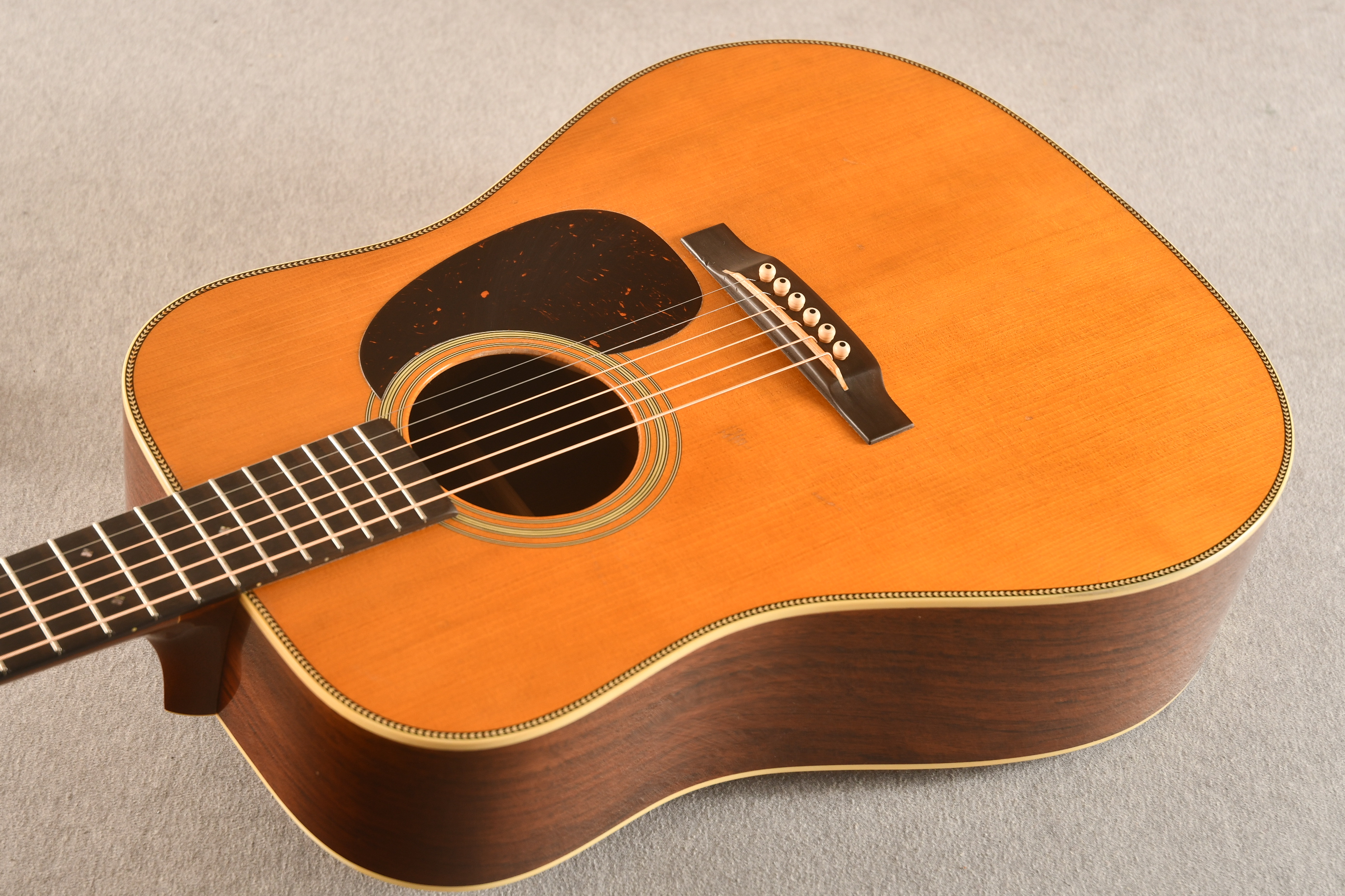 Martin D-28 Authentic 1937 VTS Aged Adirondack #2911503