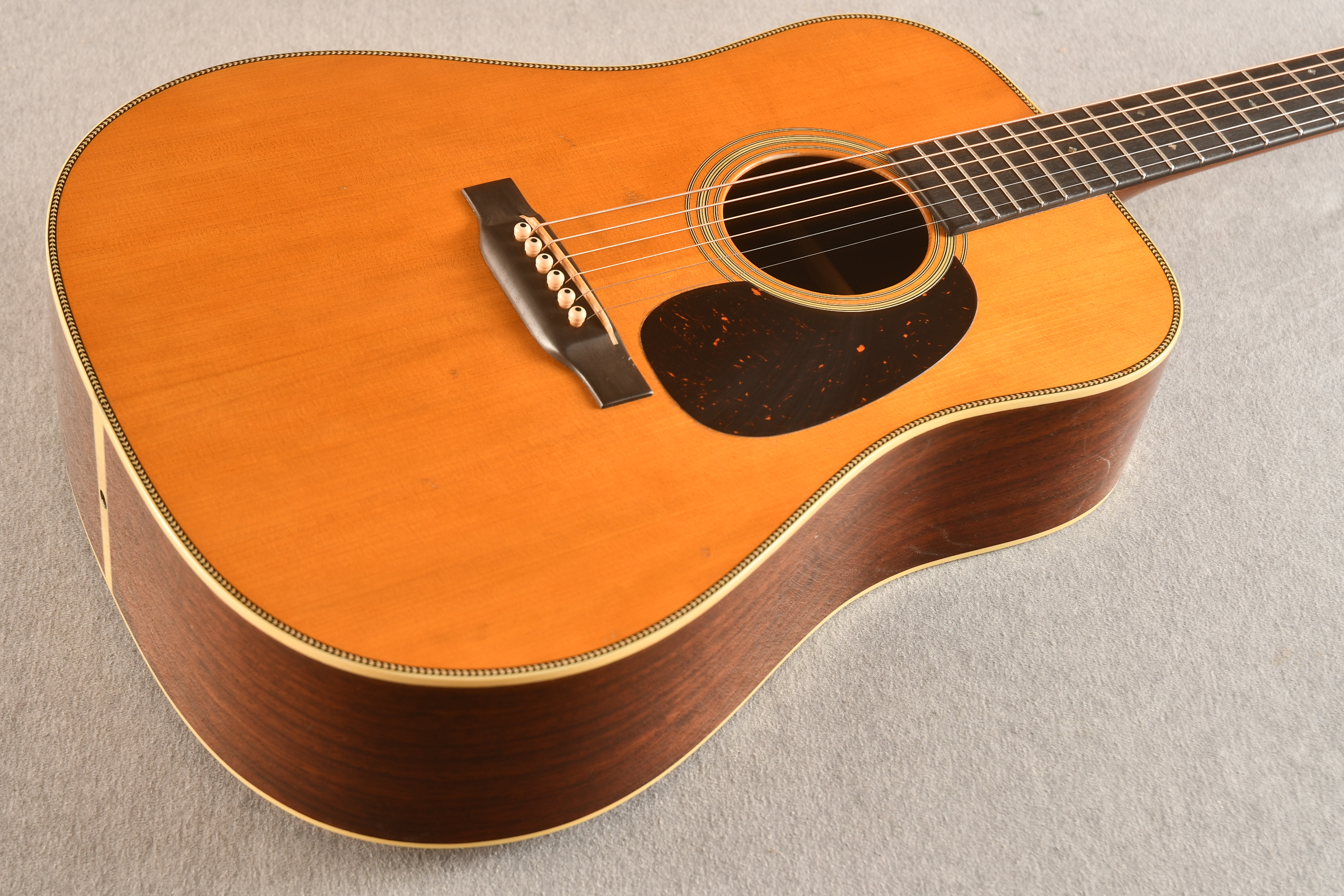 Martin D-28 Authentic 1937 VTS Aged Adirondack #2911503