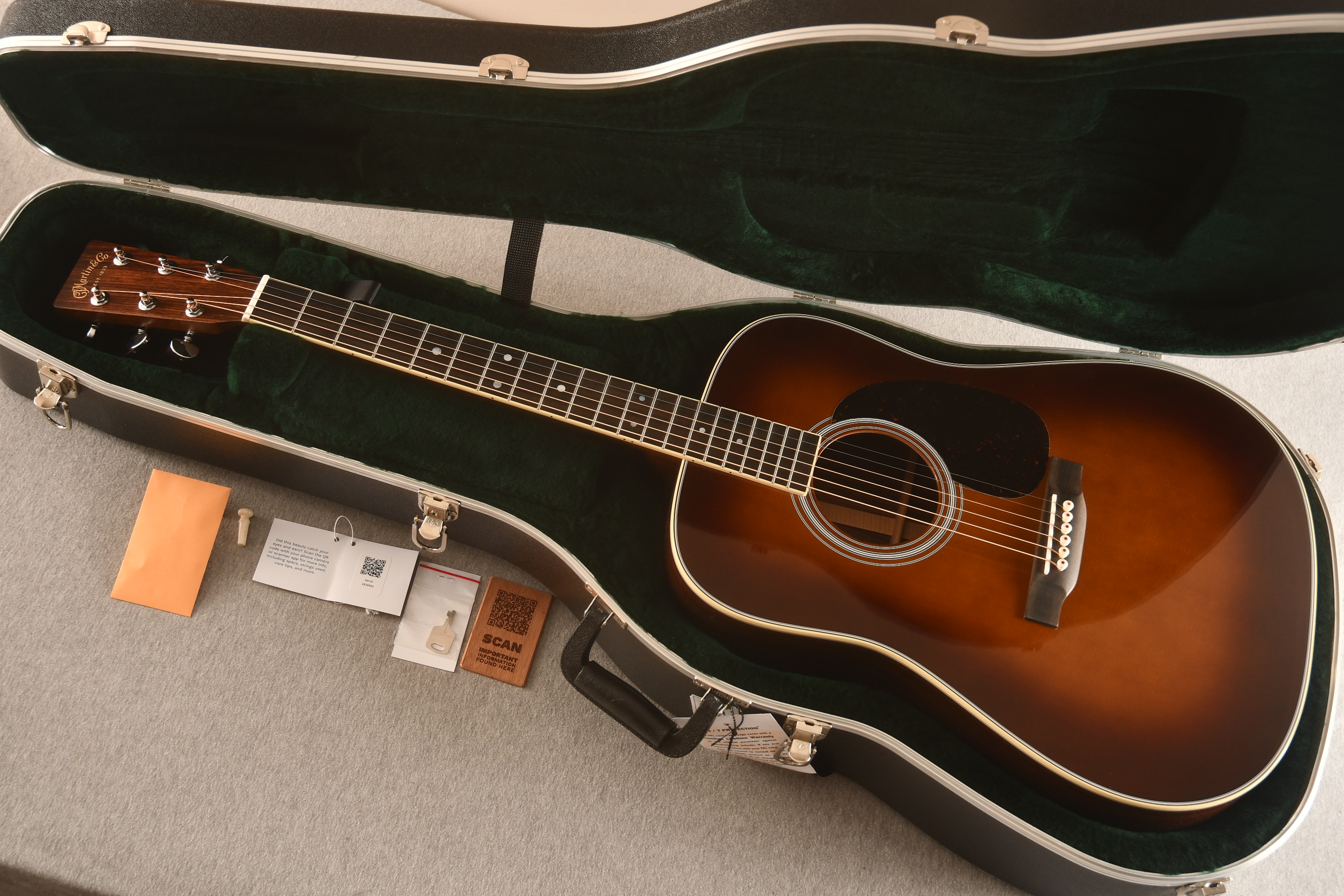 Martin D-35 美品！ Martin D-35 - 1935 Sunburst (2025) – Empire Music