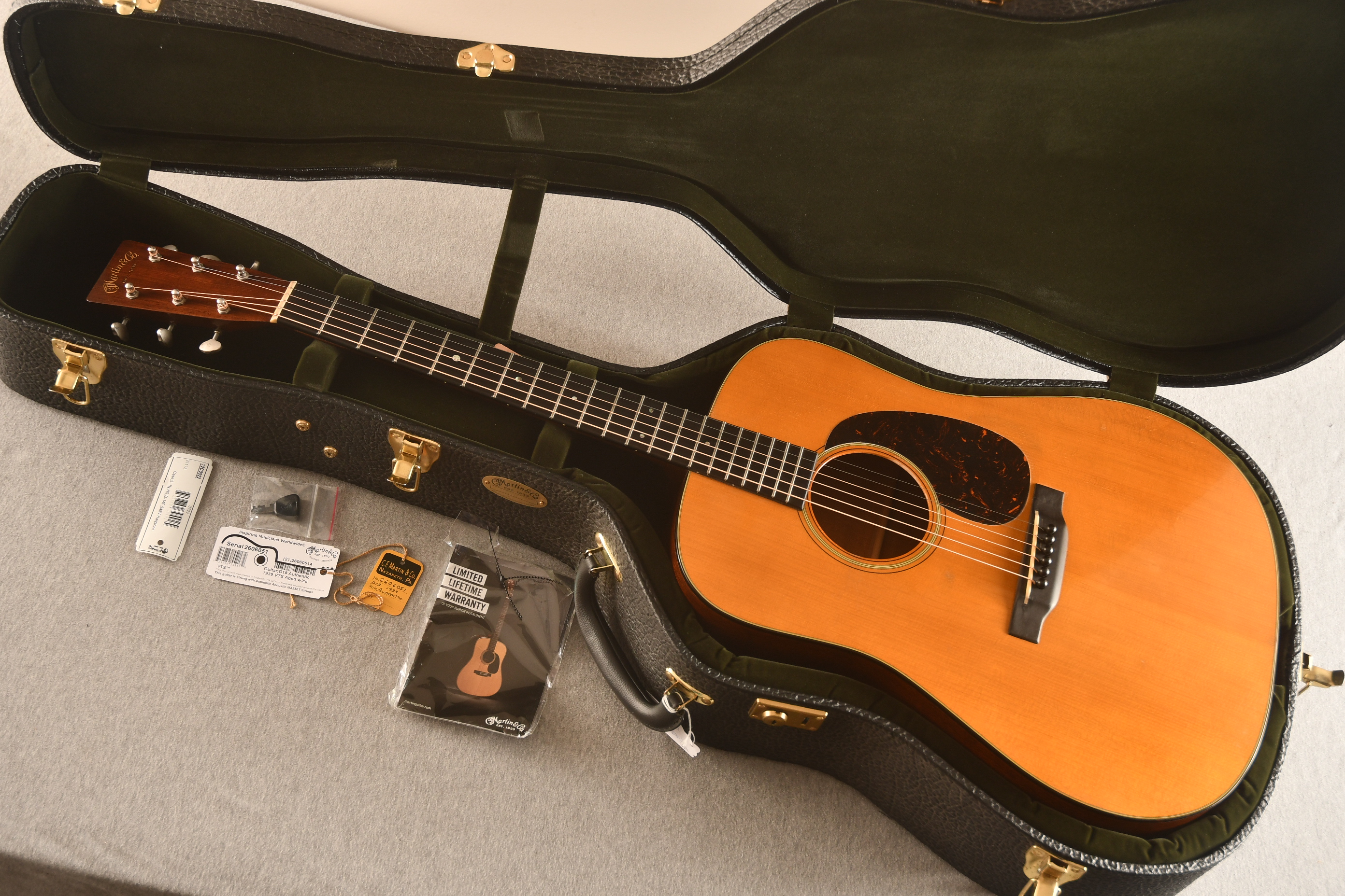 Martin D-18 （1992年製、シリアルナンバー516742） DSC_0002__51047.1745338339.JPG