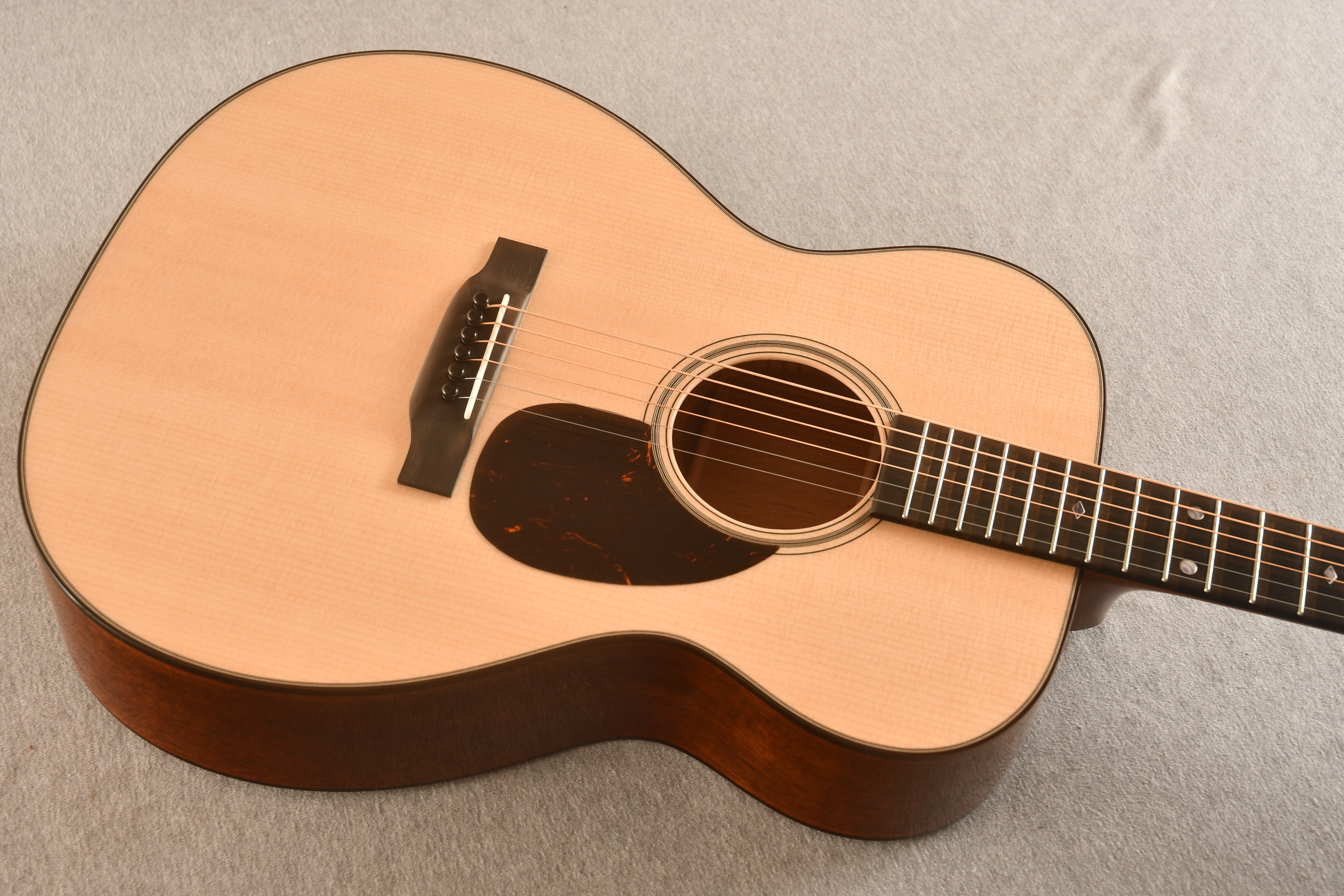 Martin Custom Shop OM 18 Style Quahog Shell Inlay #2770693