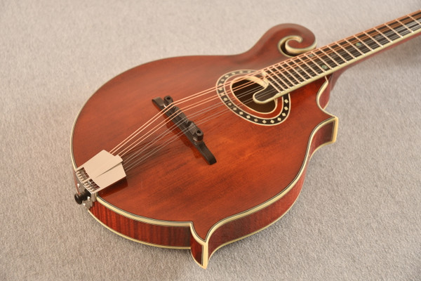 Eastman Mandolin MD814 F Style Oval Sound Hole Solid Adi Top