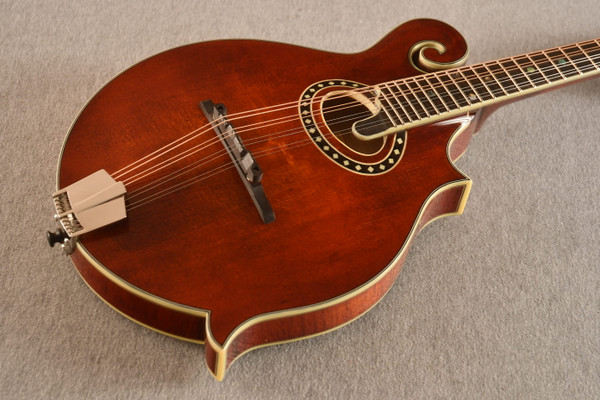 Eastman Mandolin MD814 F Style Oval Sound Hole Solid Adi Top