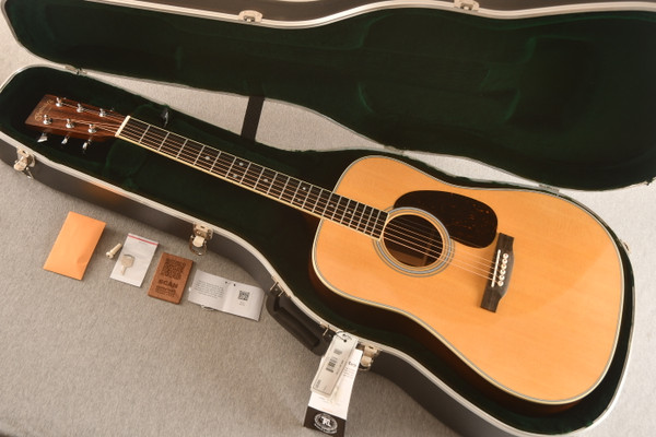 【美品】Martin D-28 2009年製 USED / Martin D-28 【2009年製】 @guitarshoptantan - YouTube