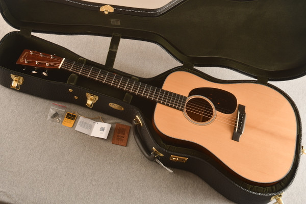 ギター Martin D-18 1977 Vintage 1977 Martin D-18 Dreadnought Acoustic Guitar Natural