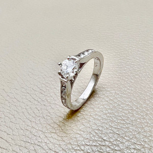 Round Diamond Ring Product Image