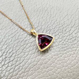 Trillion Garnet Pendant Necklace 2.68tcw