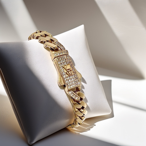 box-clasp lock detail on men’s gold Miami Cuban bracelet box-clasp lock detail on men’s gold Miami Cuban bracelet