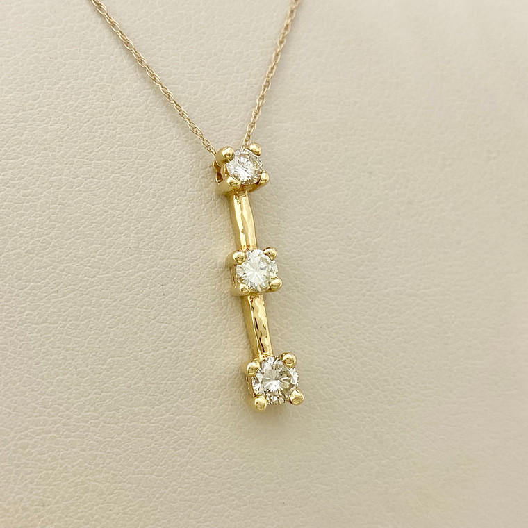 3 stone diamond pendant necklace