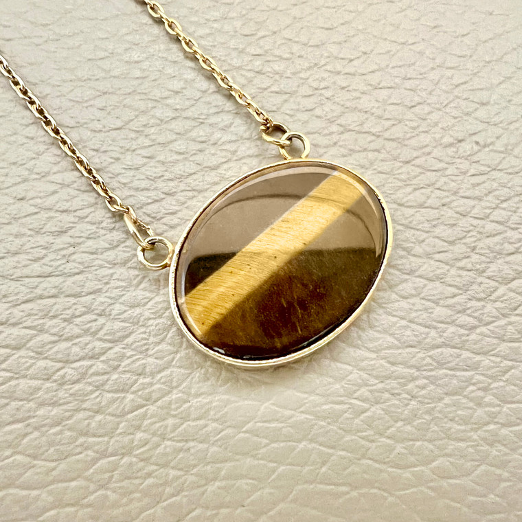 Elegant Oval Tiger's Eye Gemstone Necklace in 14kt Yellow Gold Chain