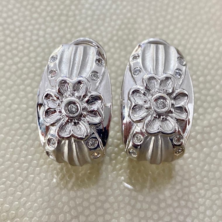 Flower Diamond Earrings 0.24tcw