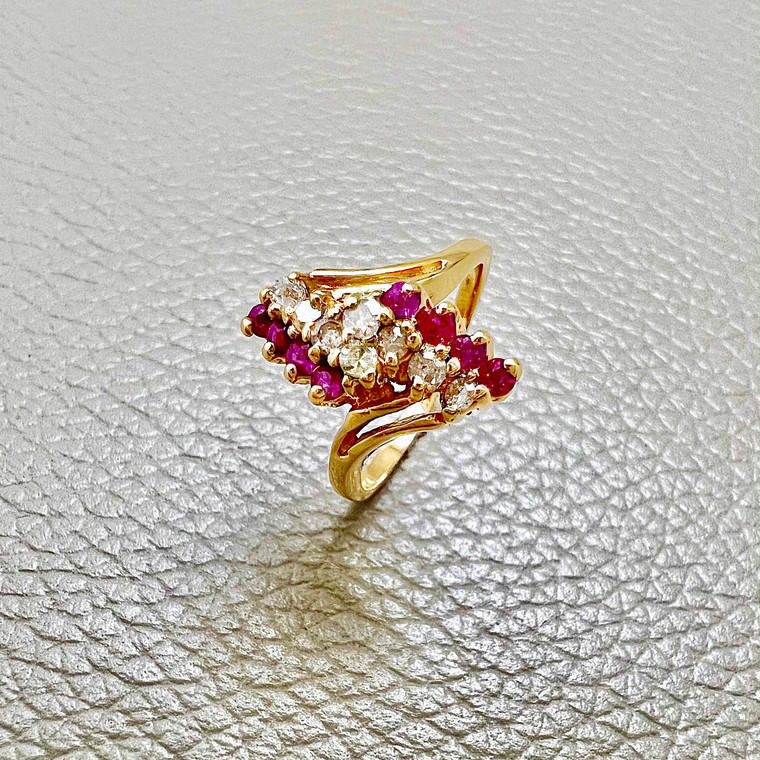 Luxury vintage ruby diamond ring yellow gold