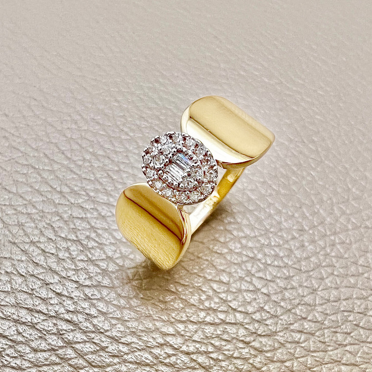 Baguette & Round Gold Ring 0.24tcw