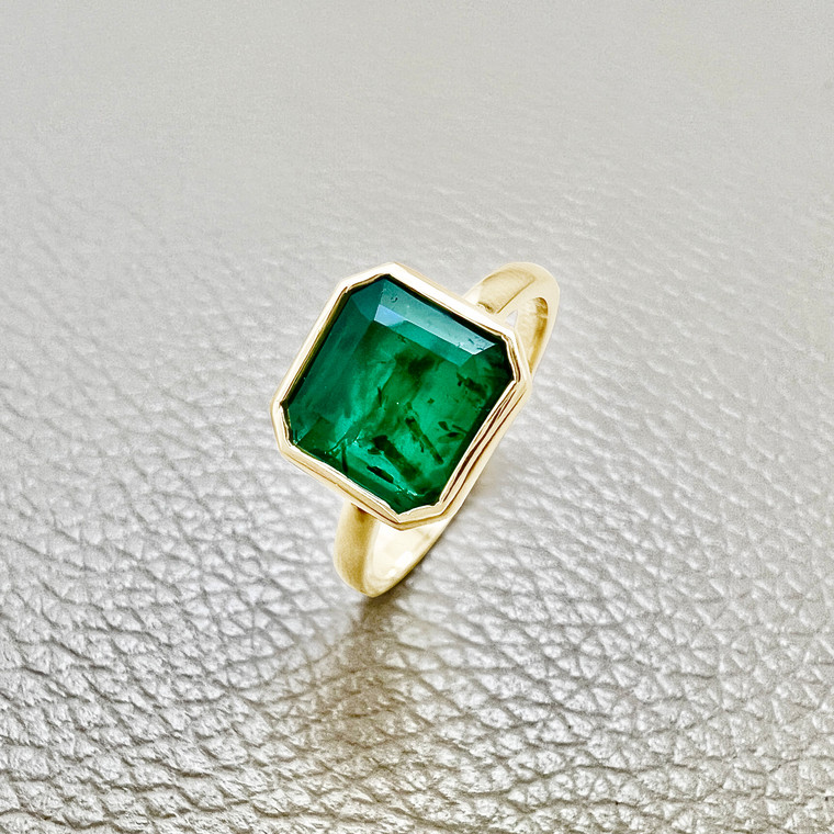 14kt Gold Zambian Emerald Ring