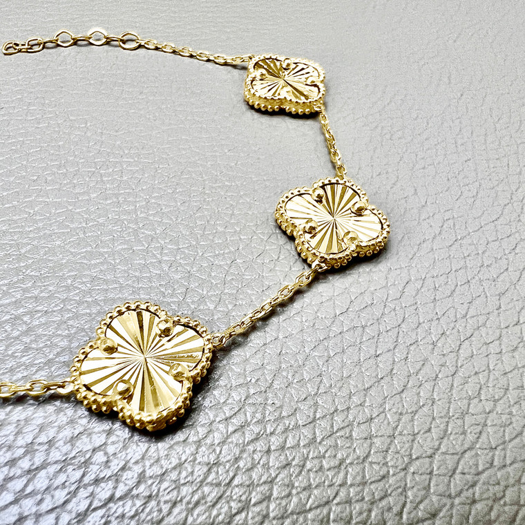 Luxurious Four Leaf Clover Gold Bracelet