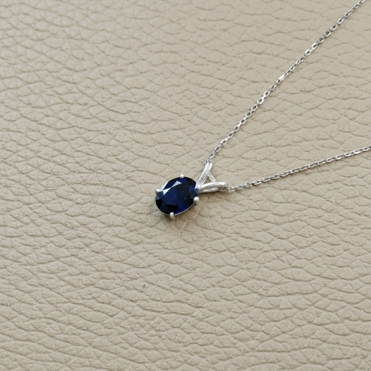 Solitaire Oval Sapphire Pendant Necklace 1.00tcw
