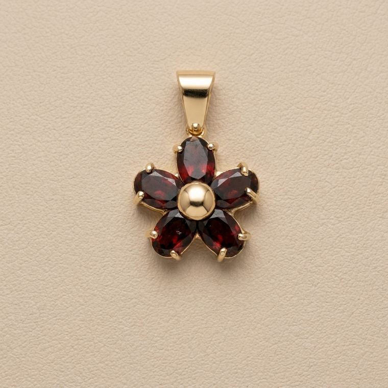 Garnet Flower Pendant 3.95g