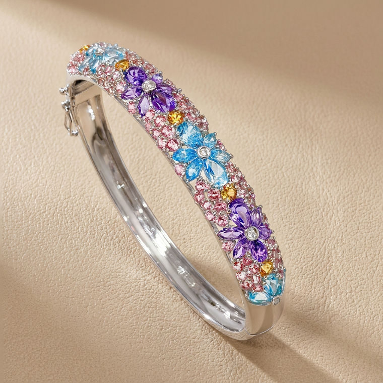 18kt Gold Cocktail Bangle 22.90g
