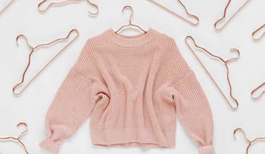 4 TIPS FOR KEEPING YOUR FALL SWEATERS LOOKING THEIR BEST