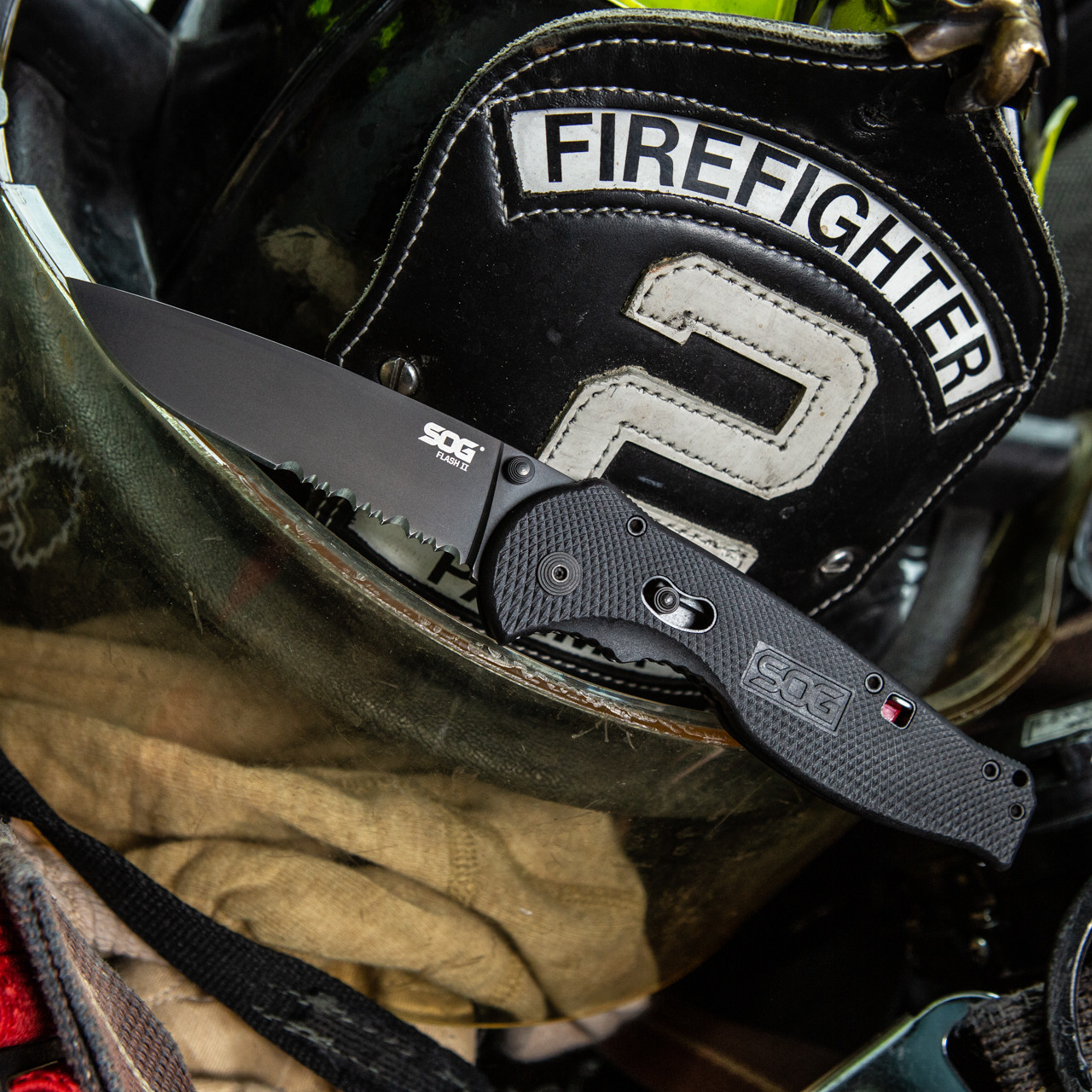 Flash II - Drop Point, Black, Serrated