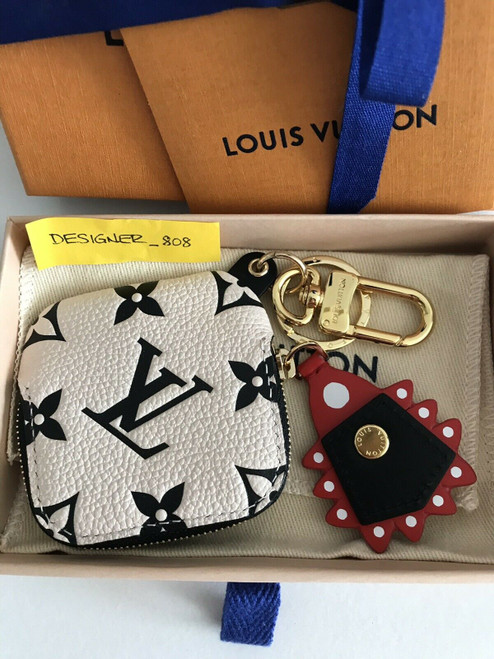 Shop Louis Vuitton 2020-21FW Lv prism id holder bag charm and key holder  (M69299) by sunnyfunny