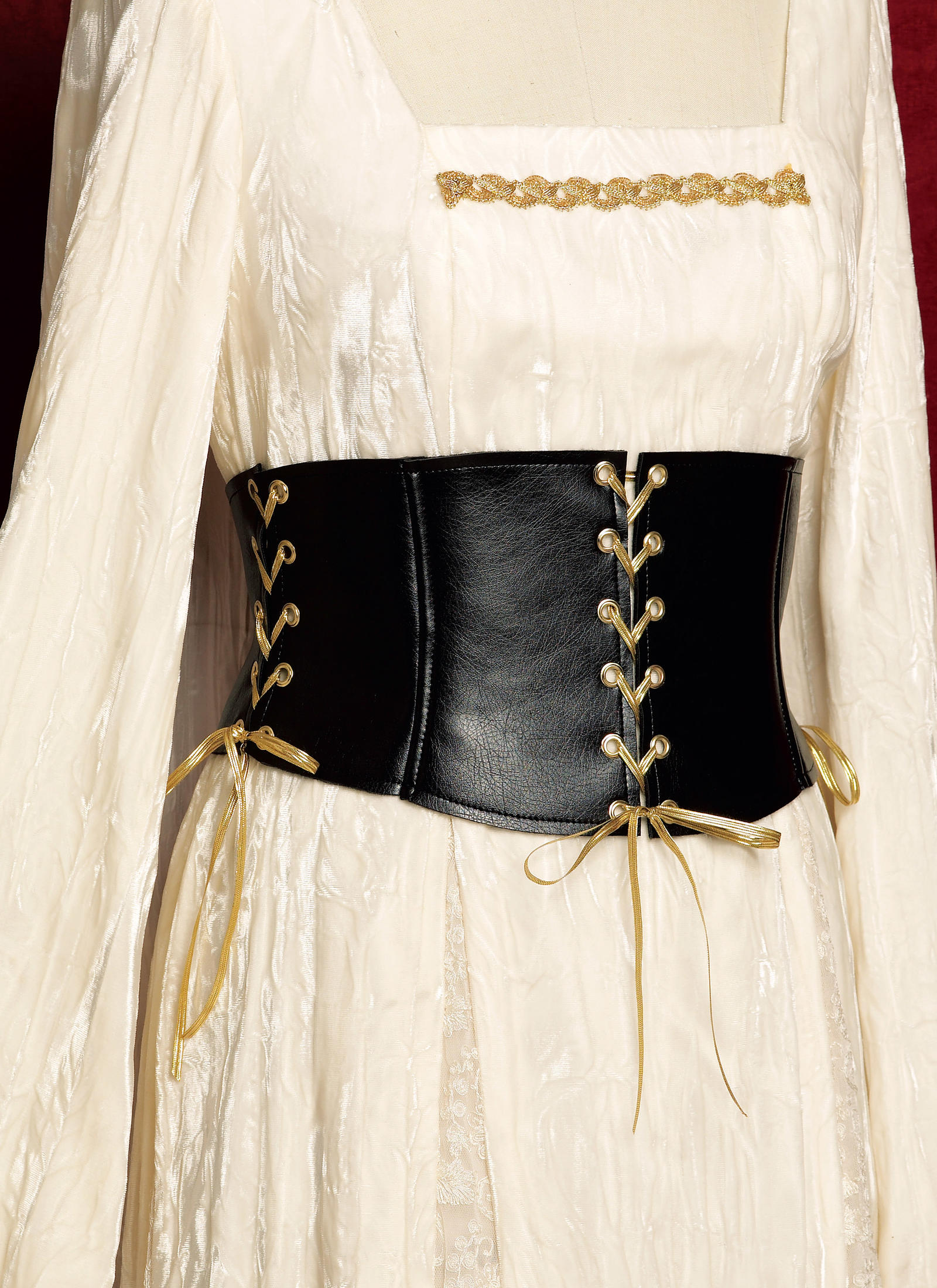 Butterick B5371 | Wrist Bracers, Corset, Belt and Pouches