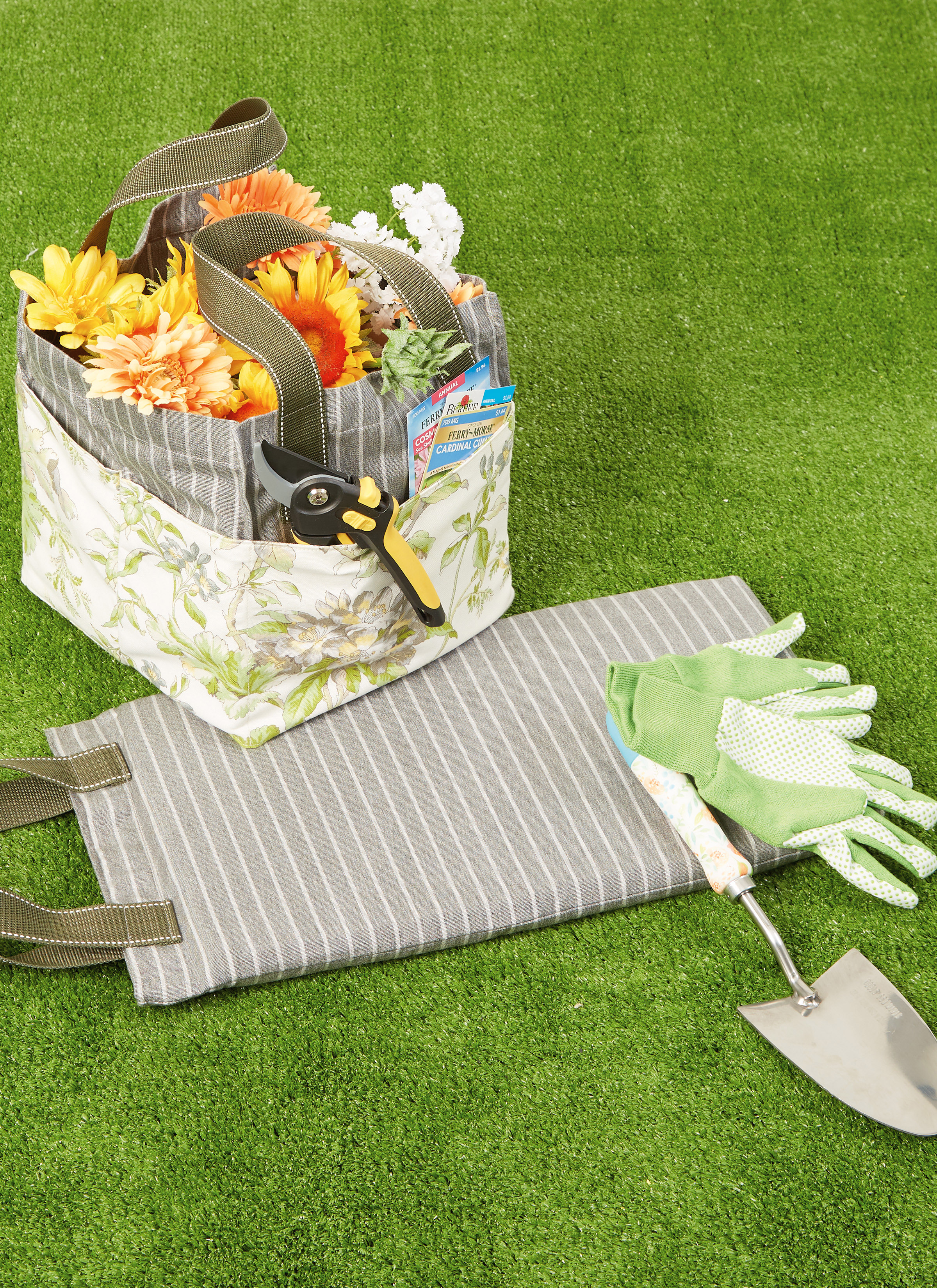 McCall's M8300 | Garden Items