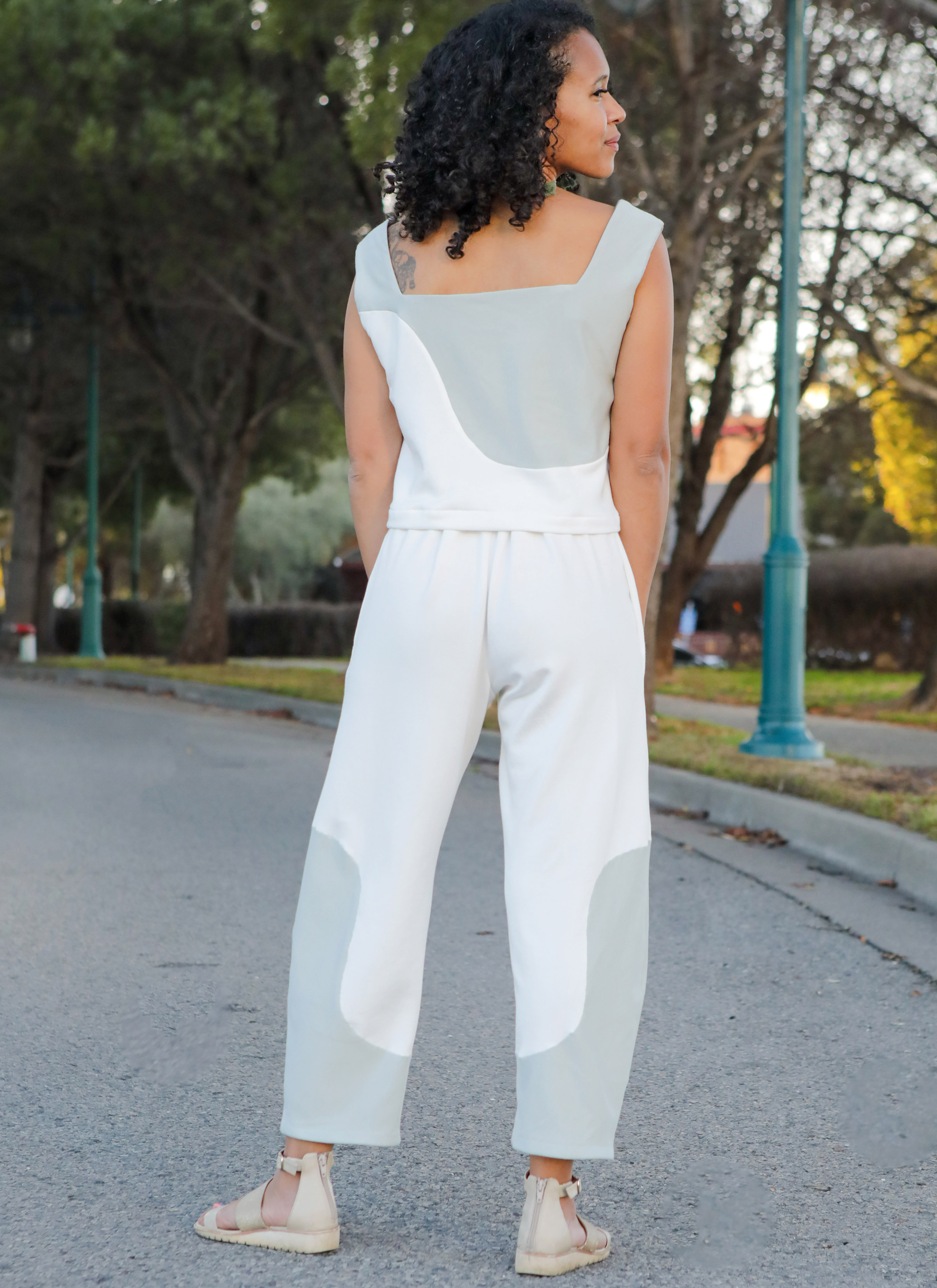 McCall's ME2033 | Misses' Crop Tops and Pants